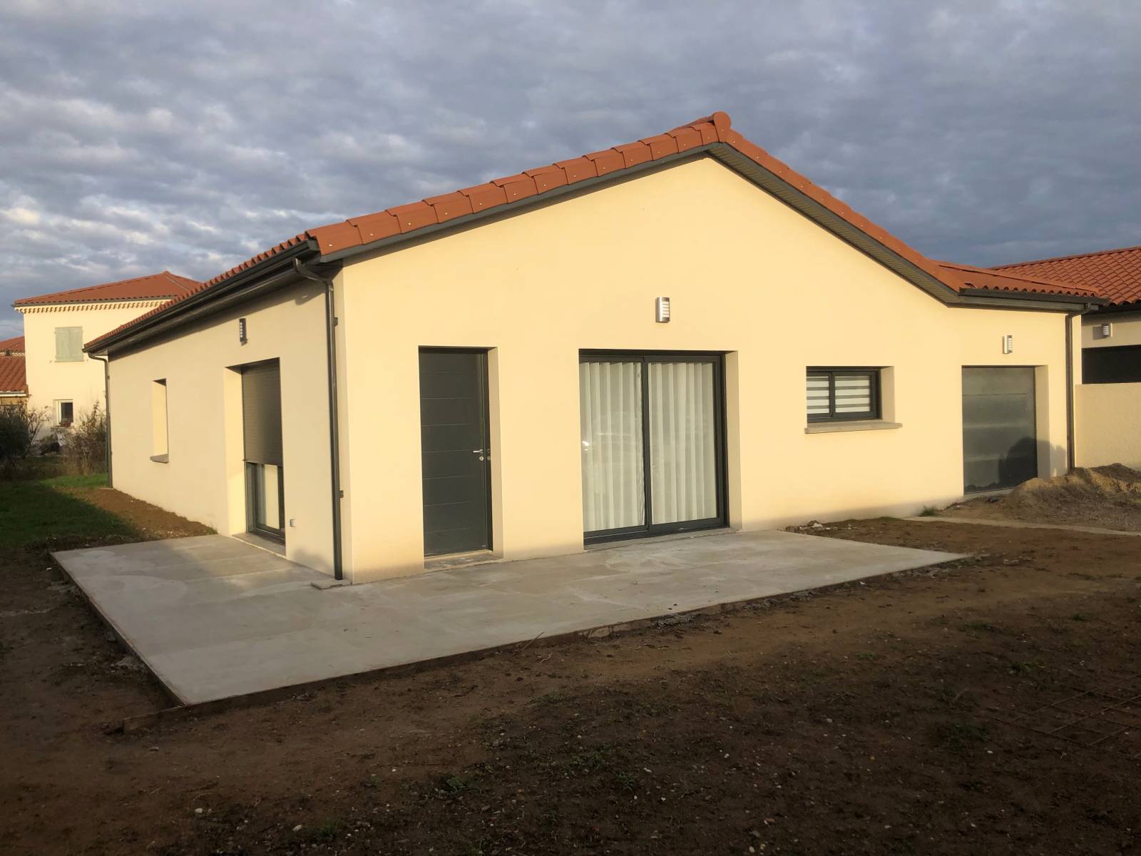 MAISON A VENDRE 3 CHAMBRES PROCHE ECOLES A DAVEZIEUX