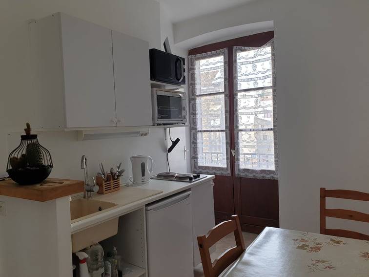 Studio centre-ville ANNONAY avec balcon