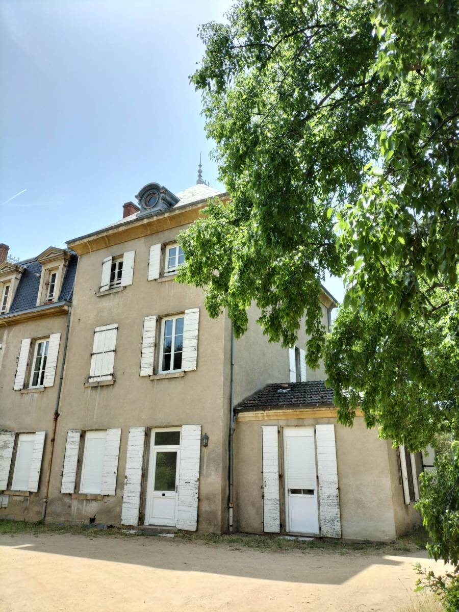 Rez-de-jardin à louer avec 3 chambres et extérieur dans Annonay