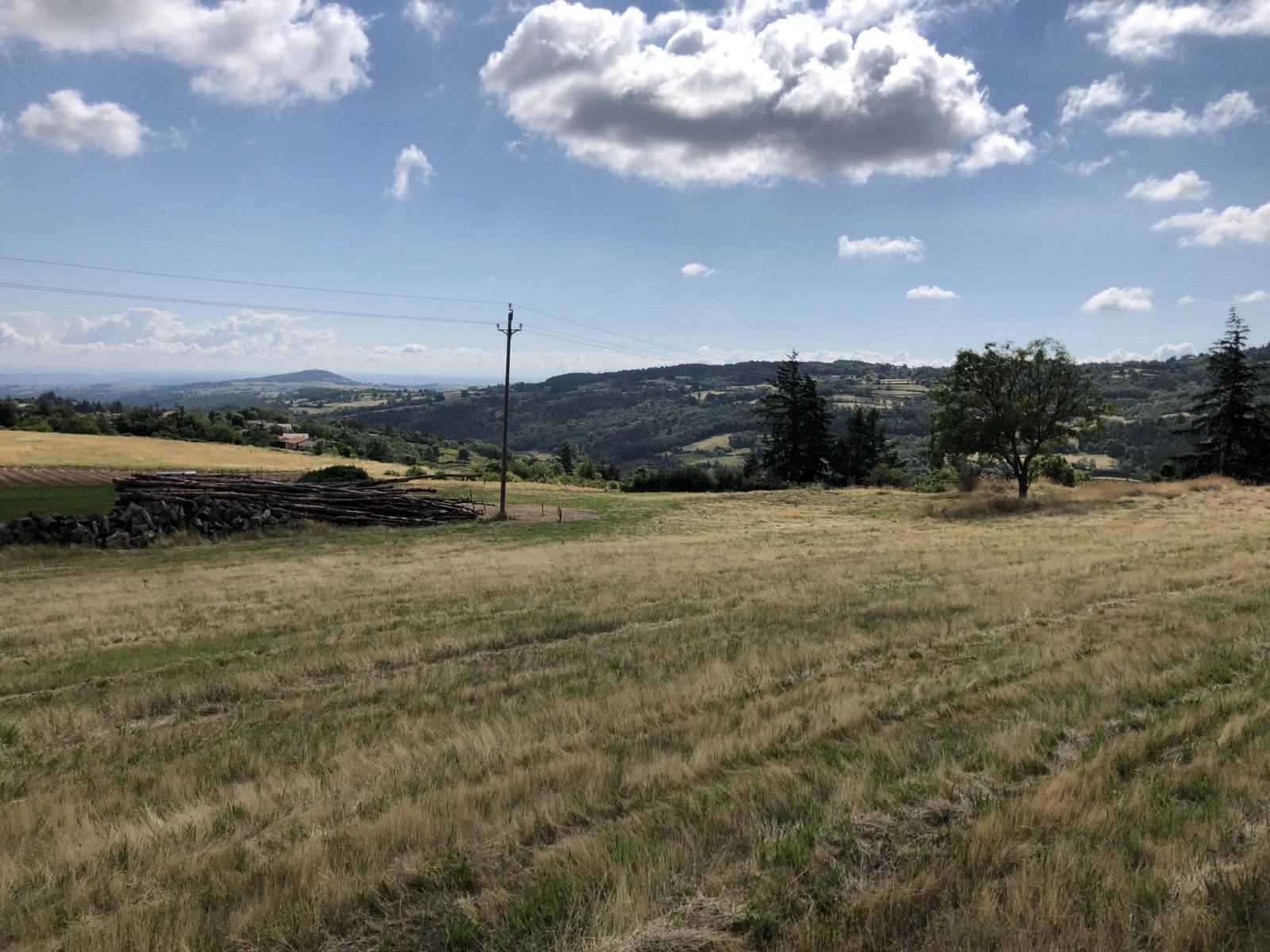 Terrain à bâtir situé à Preaux