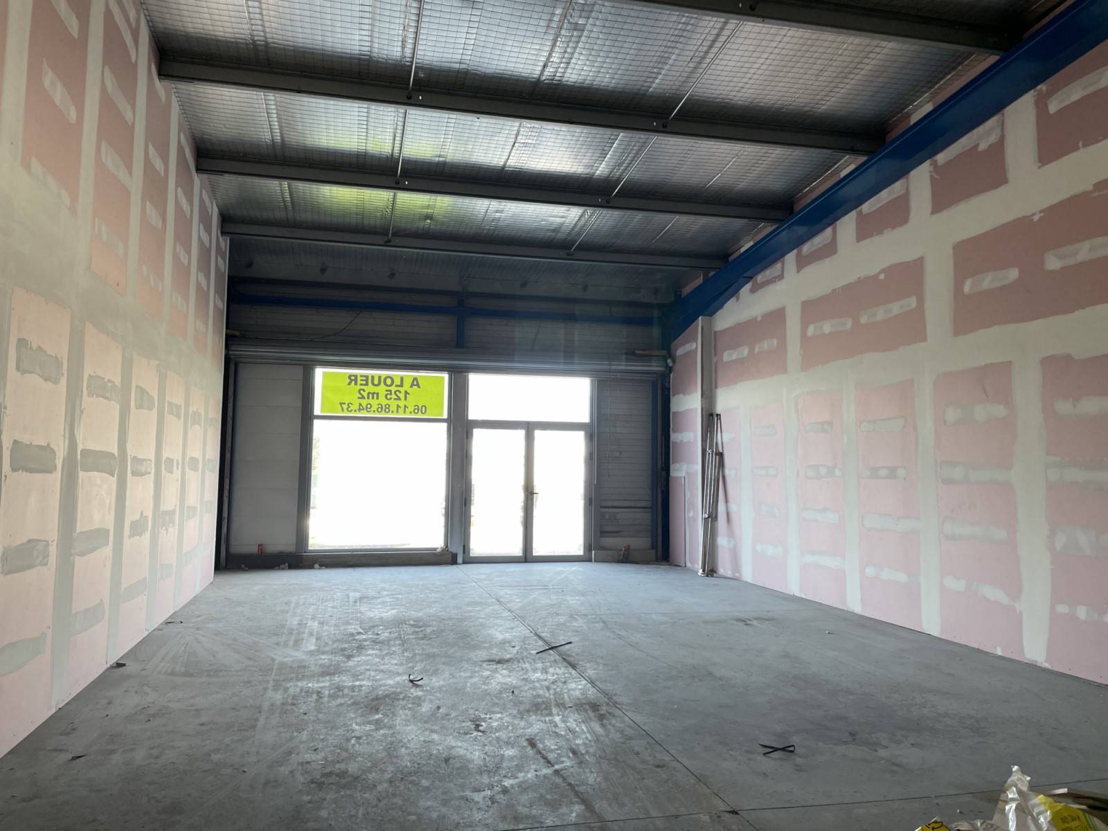 LOCAL À LOUER ENTRE ANNONAY ET DAVÉZIEUX