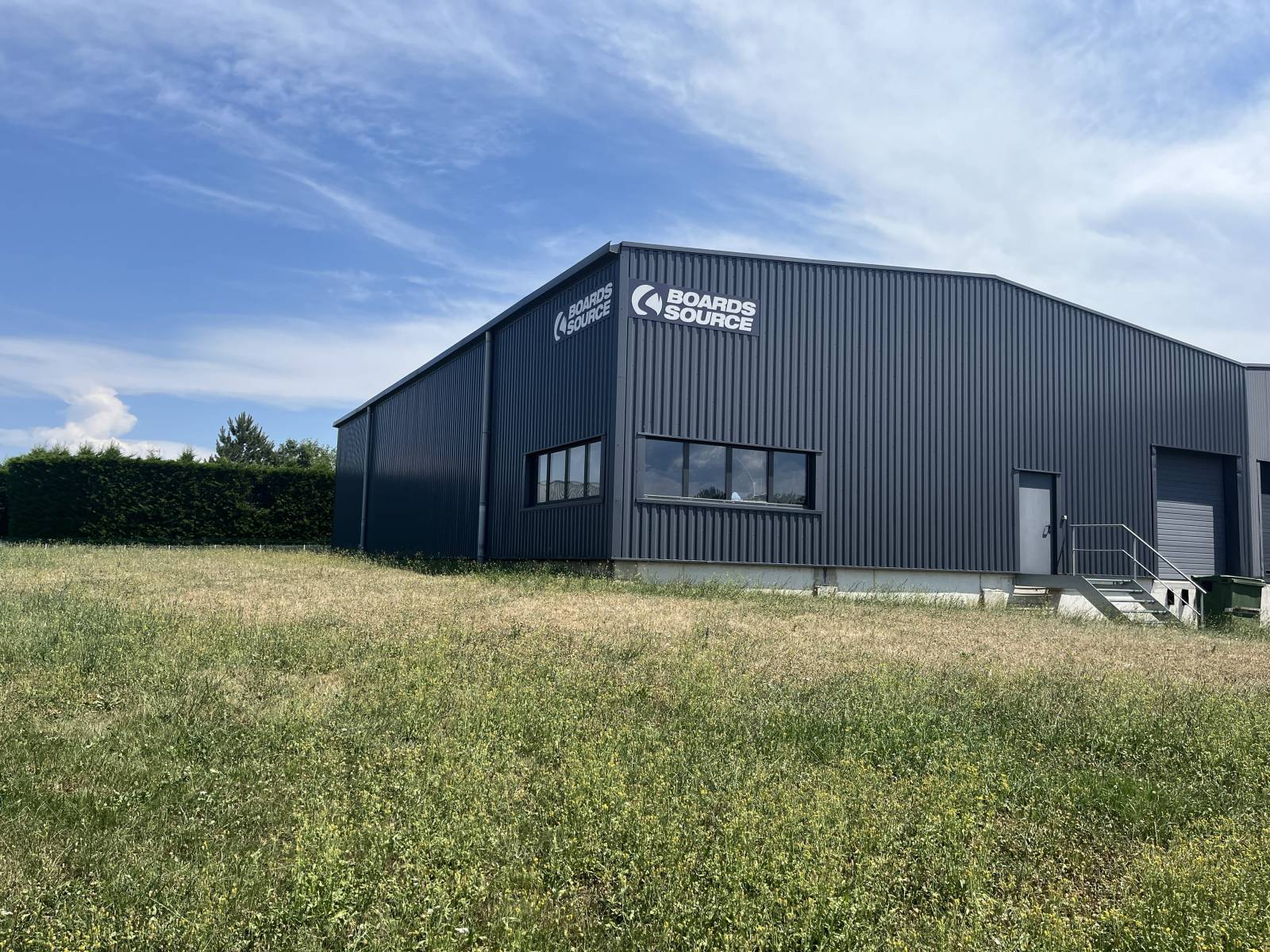 Local Commercial 600m² à DAVEZIEUX