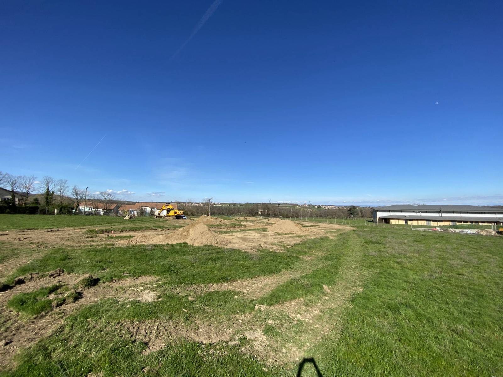 SAINT-CYR - TERRAIN DE 630 M² EN LOTISSEMENT - PROCHE VILLAGE