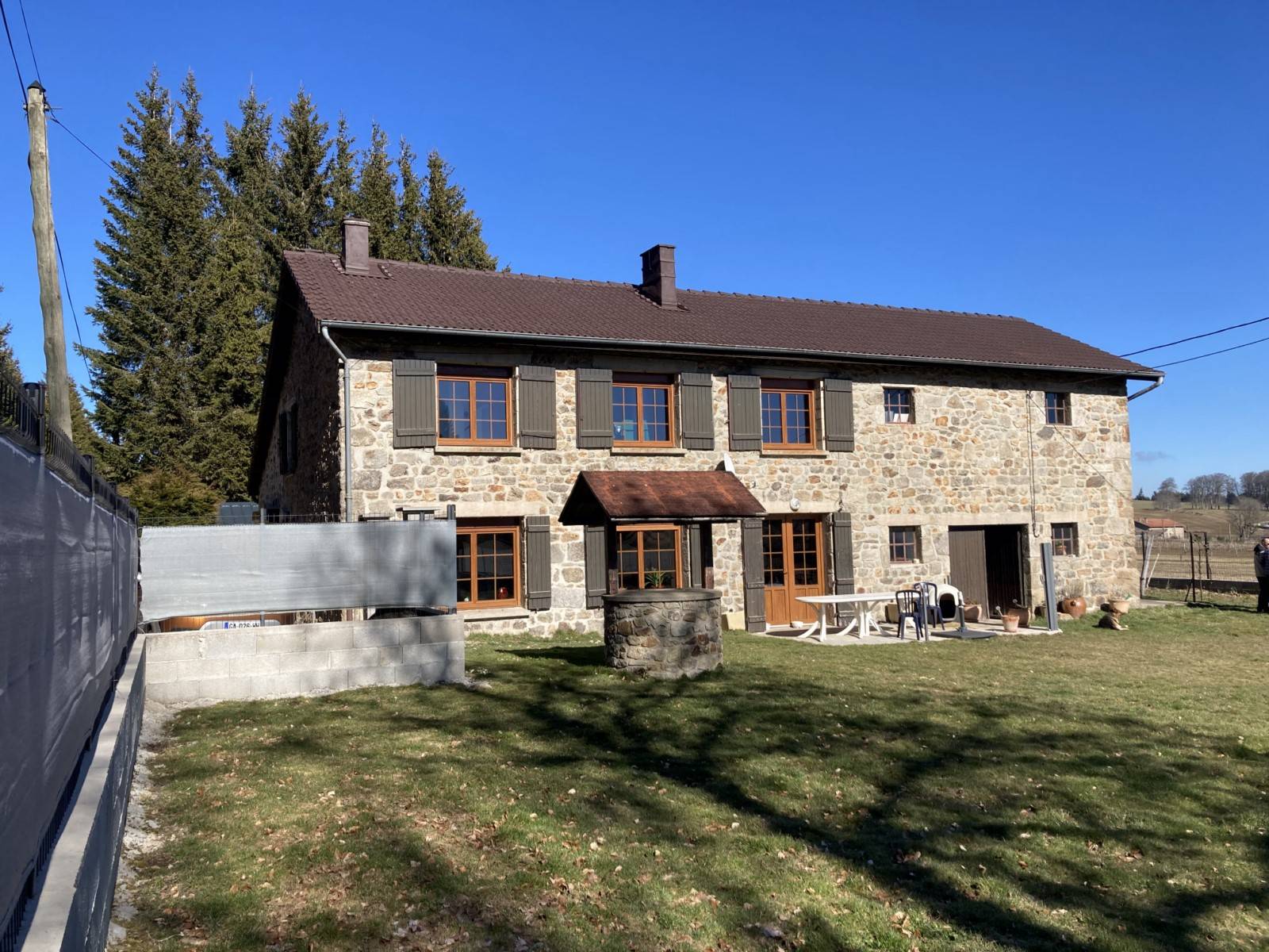Maison en pierre avec dépendances SAINT-ANDRE-EN-VIVARAIS avec 1200m² terrain