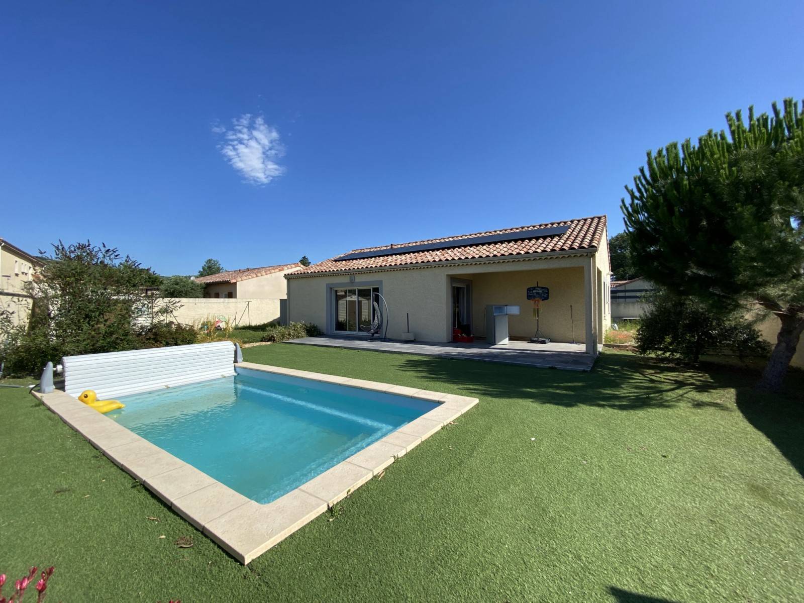 VALLEE DU RHONE - MAISON PP AVEC PISCINE - 3 CHAMBRES + BUREAU