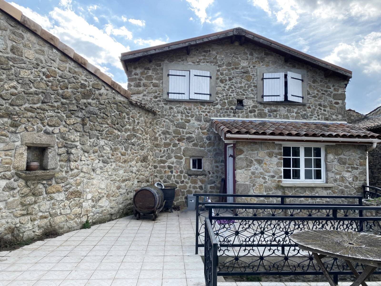 Maison de village 113m² avec 4 chambres et jardin à SAINT CYR