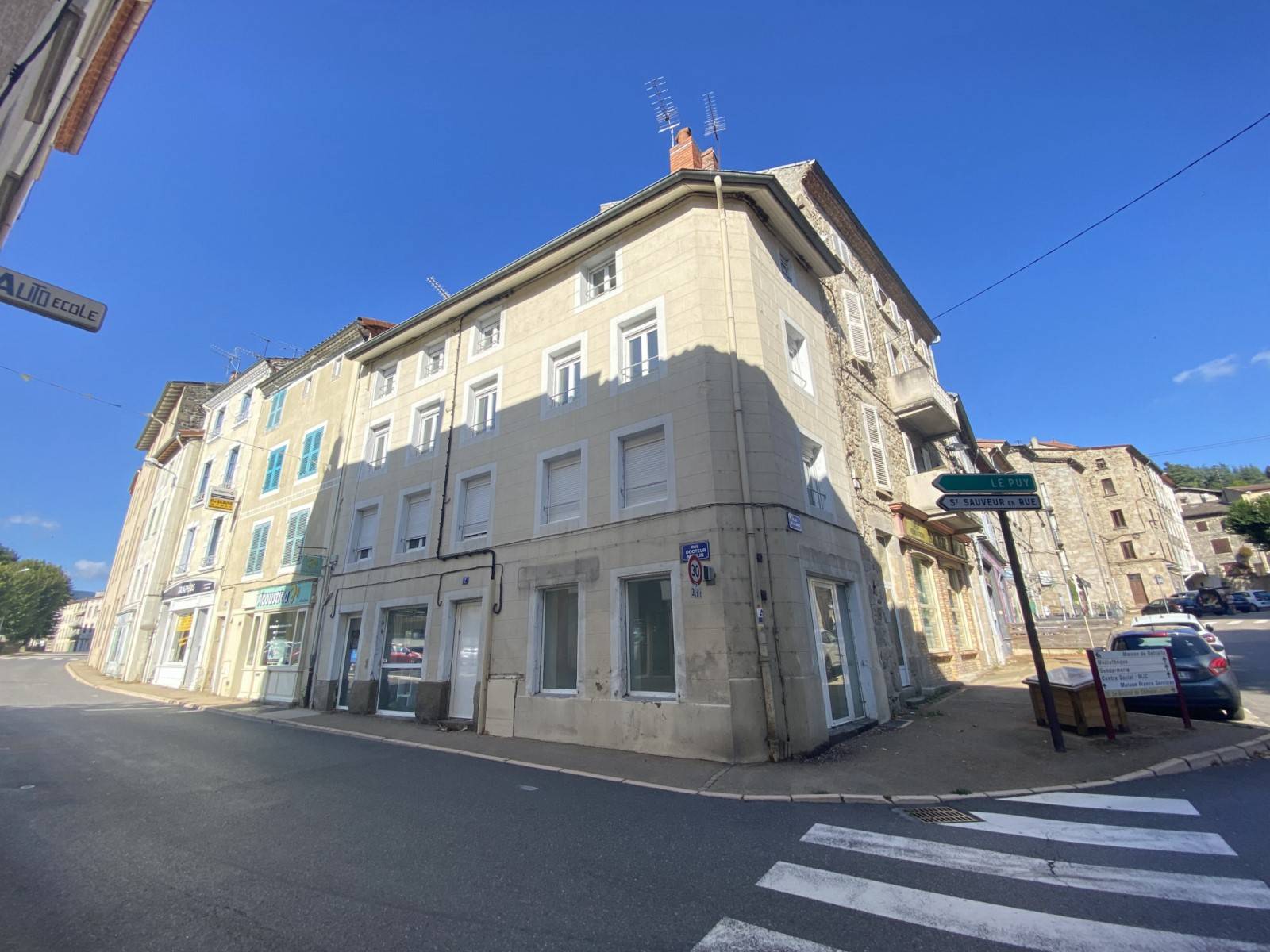 IMMEUBLE A BOURG-ARGENTAL
