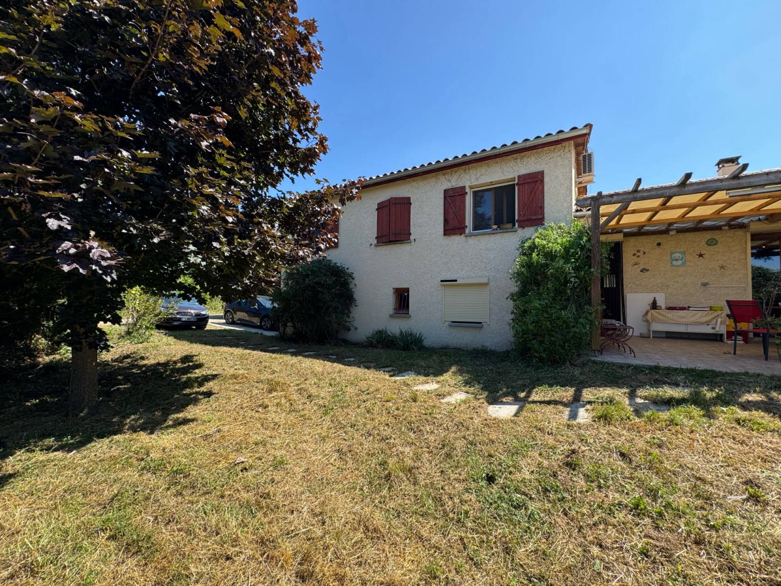 Maison 6 pièces 135 m² avec terrain de 1350 m²