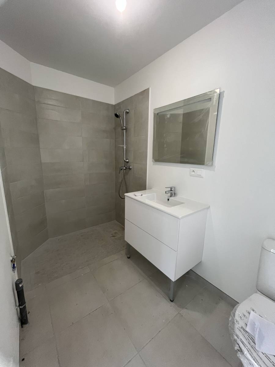 Maison mitoyenne T4 neuve en plein centre d'Anneyron