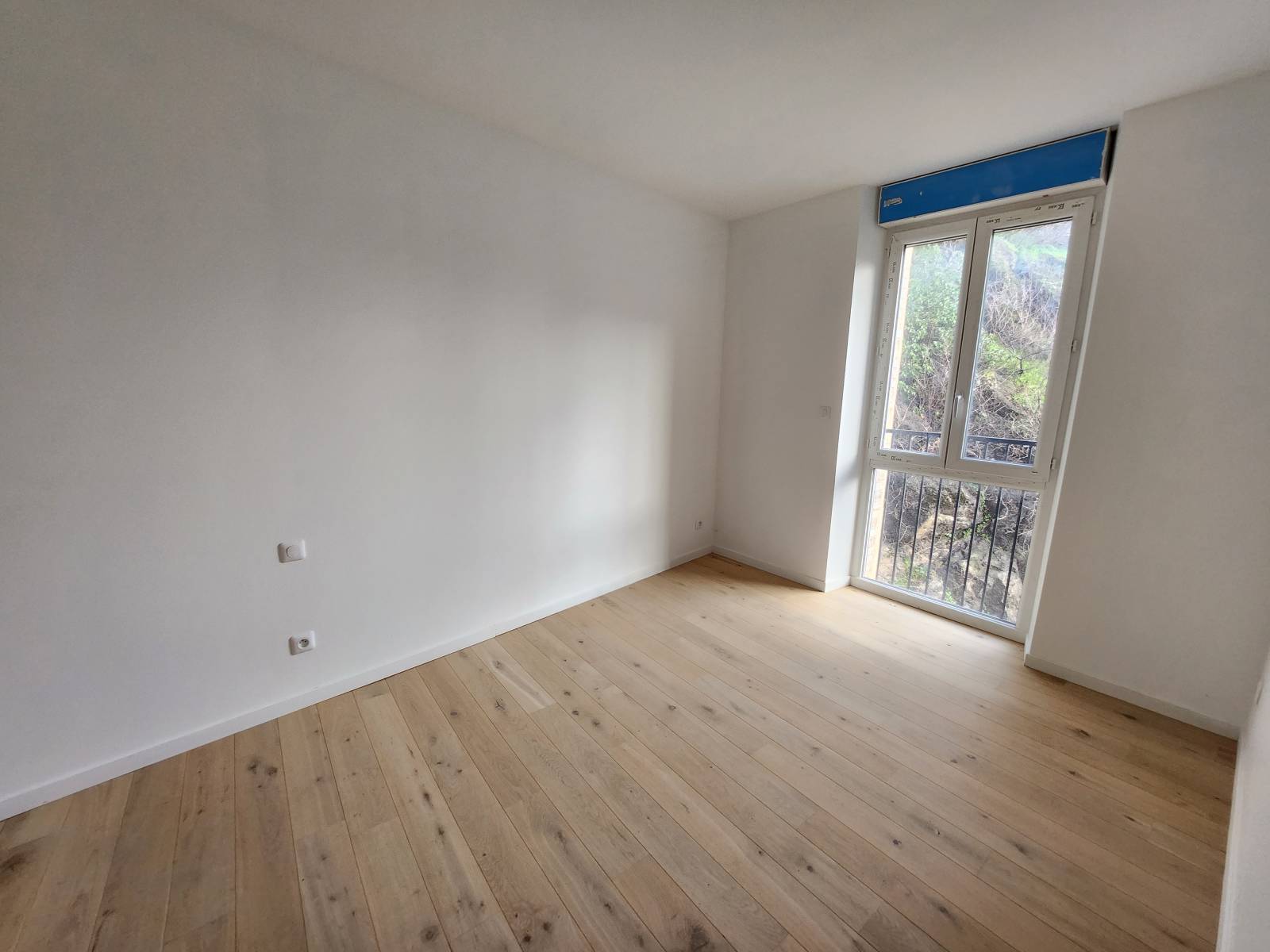 Appartement T4 - 89.98m² - totalement rénové avec terrasse - ANNONAY