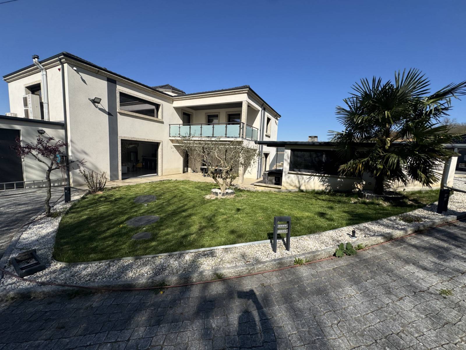 Maison en campagne d'Anneyron 202m² avec Piscine