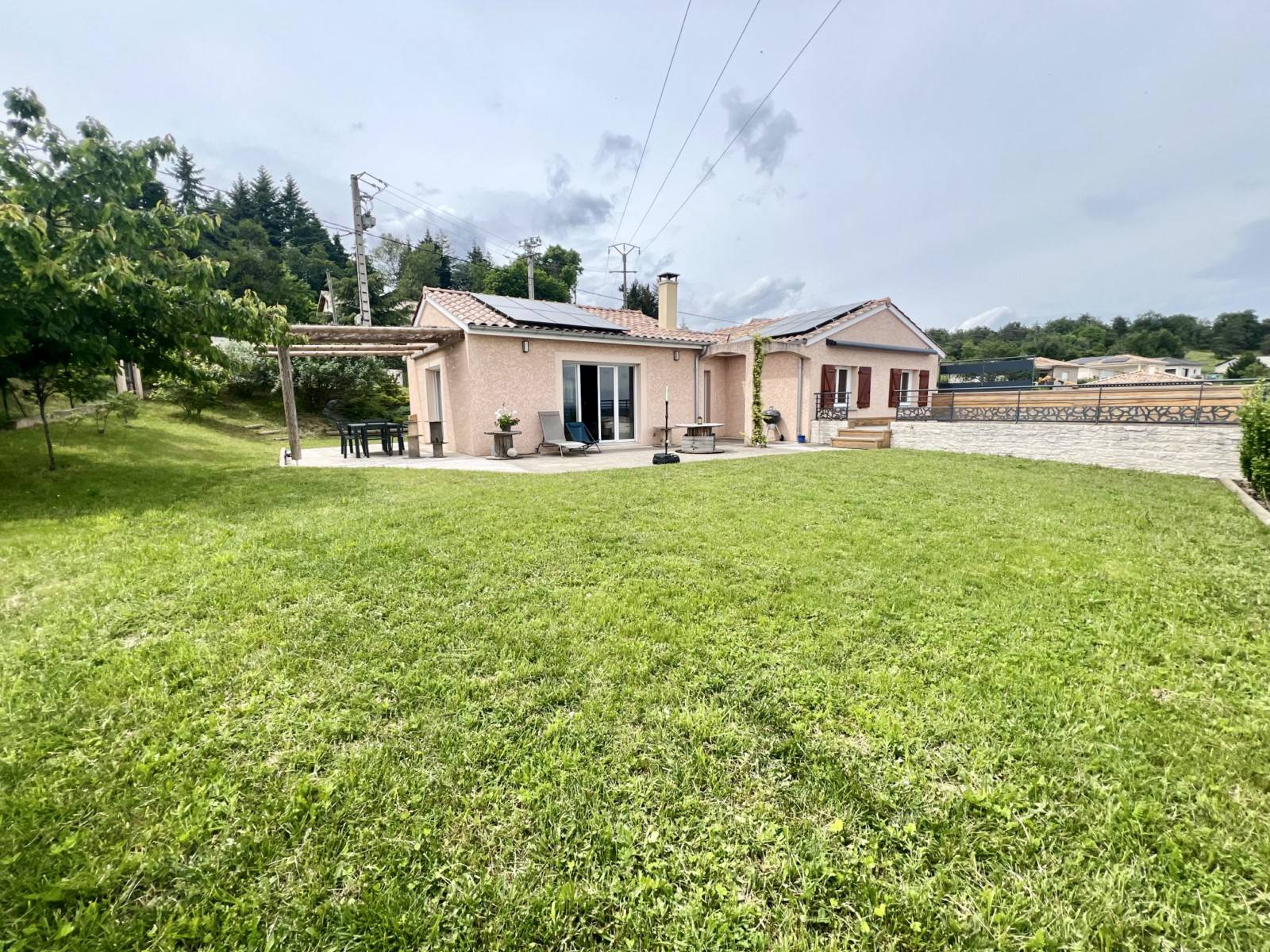 Maison d'habitation avec sous sol 4 pièces 90m² avec terrain de 1000m²