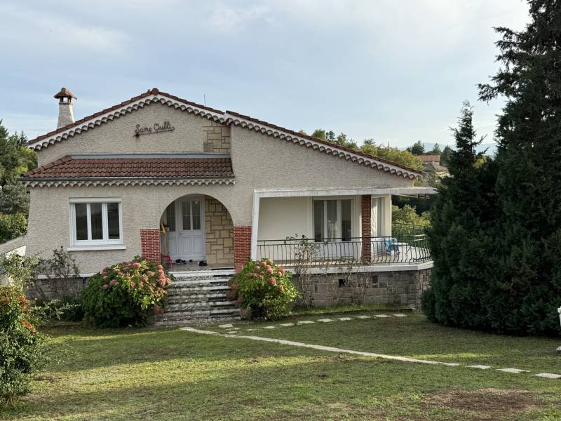 Maison 3 chambres 91m² avec 994m² de terrain & grand garage à ANNONAY