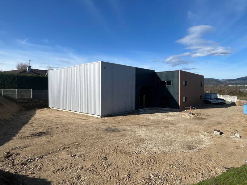 Local Commercial 430 m² à DAVEZIEUX à avec Mezzanine