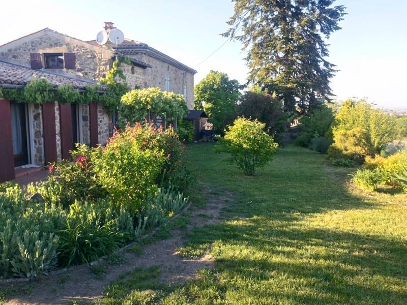 MAISON EN PIERRE RENOVEE 3 CHAMBRES A LEMPS