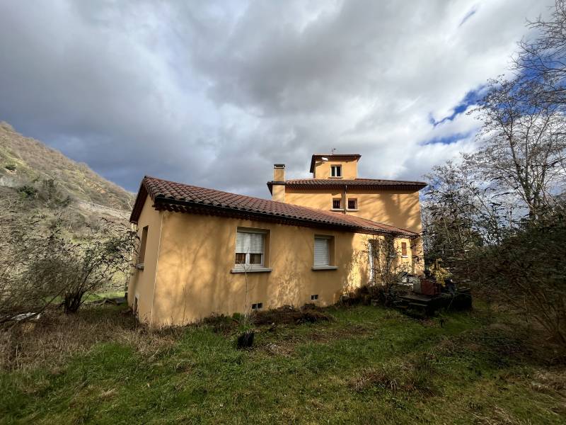 Maison 8 pièces 191m² 20 750m² de terrain