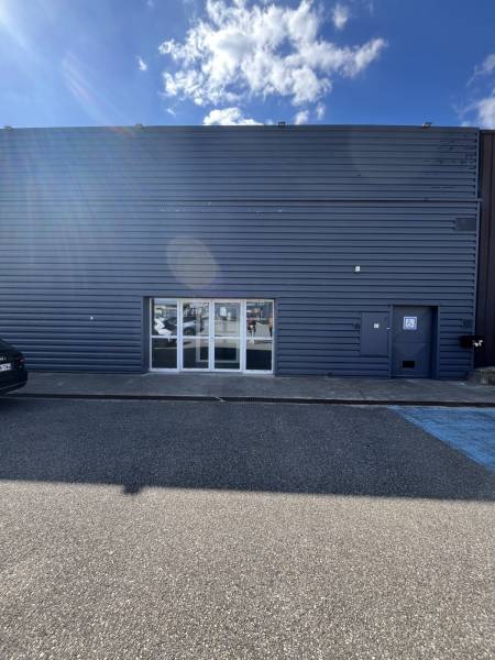 LOCAL COMMERCIAL 600M² DAVEZIEUX