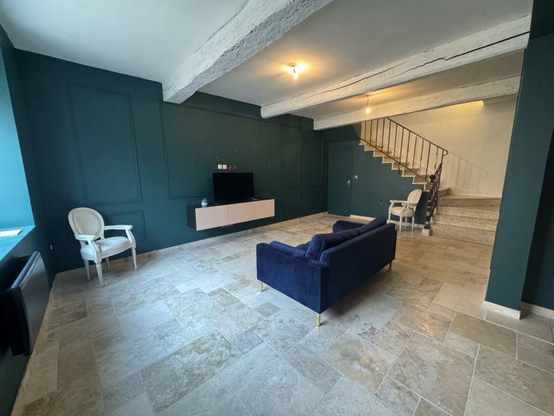 Maison rénovée avec terrasse et garage au Péage-de-Roussillon