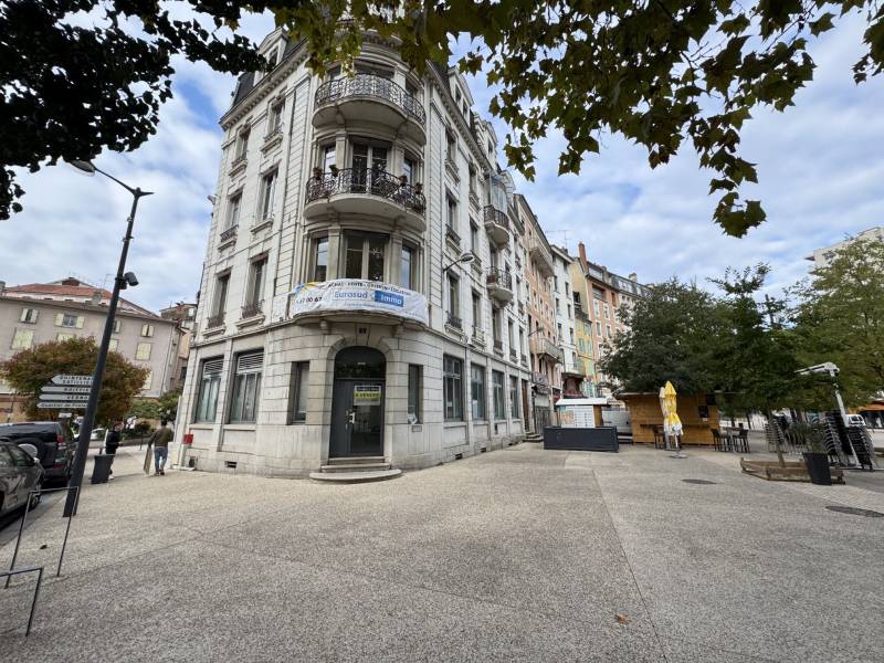 Local commercial 290m² emplacement numéro 1 à ANNONAY