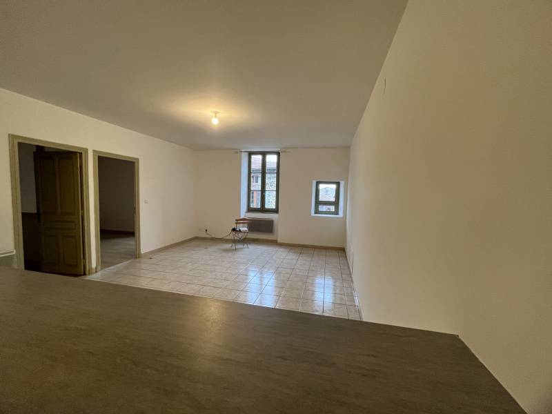 APPARTEMENT T3 dans le centre de BOULIEU