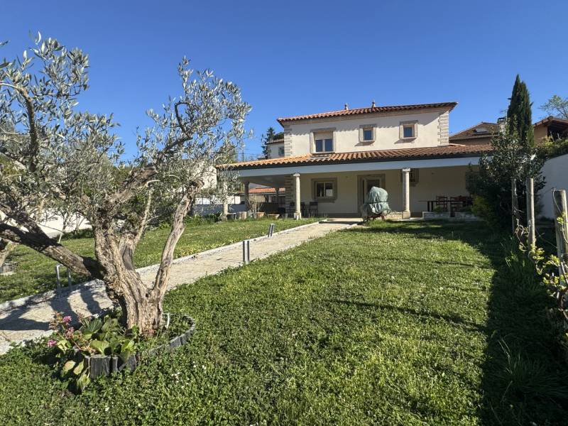 Villa T5 avec piscine à ANNEYRON