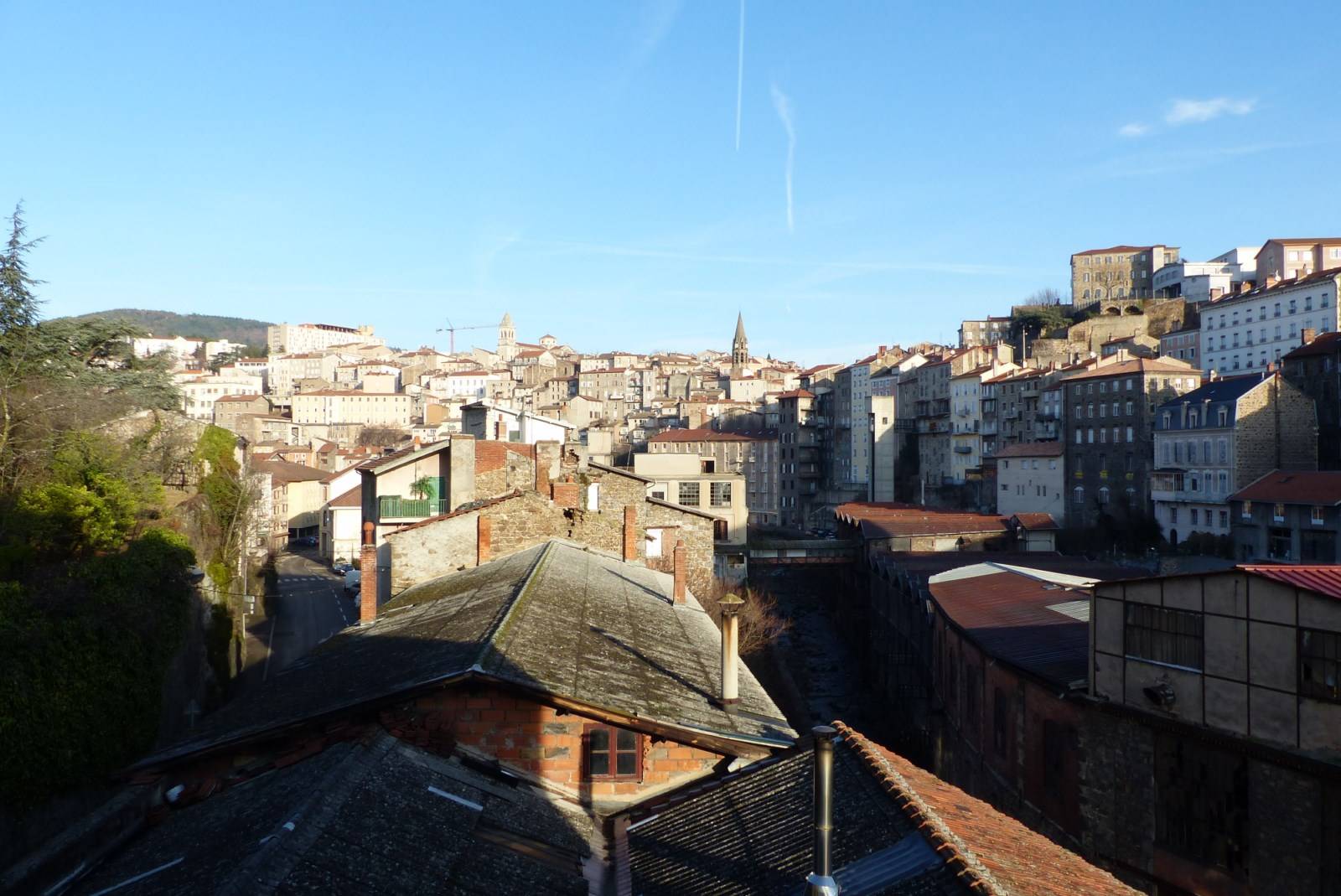 belle vue dégagée sans vis a vis sur la ville d'annonay en ardèche
