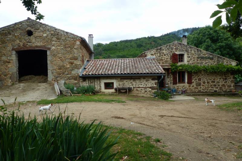 Superbe Ferme en Ardèche Verte sur 18.5 Hectares