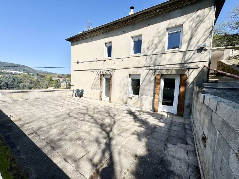 Immeuble de rapport avec terrain – 3 appartements – Idéal investisseur ou projet familial