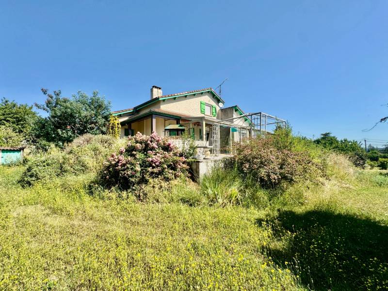 Maison 7 pièces avec 2400m² de terrain à ROIFFIEUX