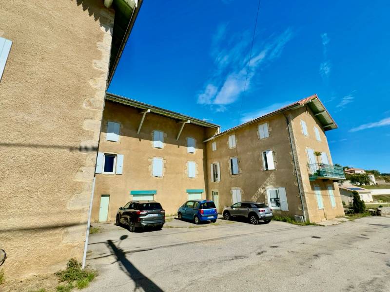 VANOSC – Immeuble de rapport composé de 9 logements – Environnement calme