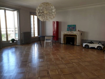 Appartement haussmannien avec terrasse