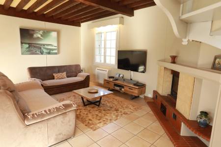 Maison meublée de 132.40m² avec piscine sur la commune de Félines