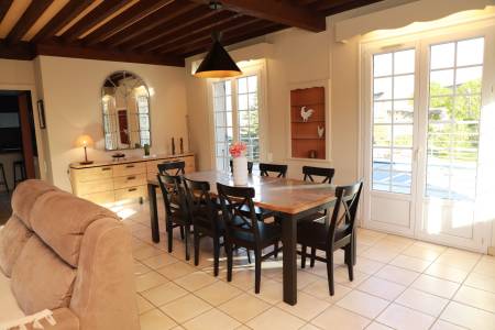 Maison meublée de 132.40m² avec piscine sur la commune de Félines