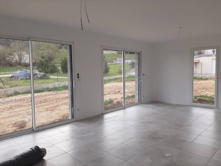 Villa neuve 3 chambres avec terrain proche autoroute - FELINES