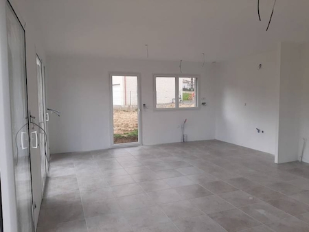 Villa neuve 3 chambres avec terrain proche autoroute - FELINES