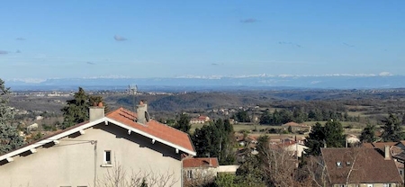 ROIFFIEUX - TERRAIN A BATIR - PROCHE CENTRE VILLAGE - JOLIE VUE
