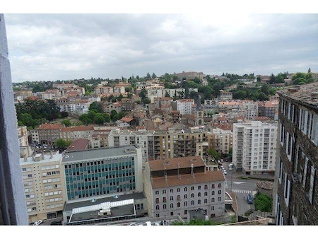 studio avec vue dégagée sur la ville Annonay