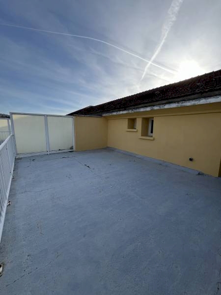 Appartement duplex T4 de 72m² - Terrasse de 30m² - SAINT VALLIER SUD