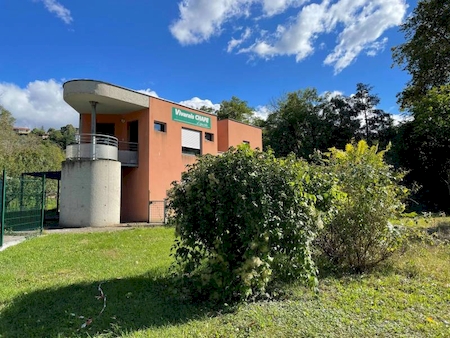 Maison avec extérieur et 4 chambres