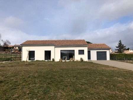 Maison meublée plain pied T4- FELINES