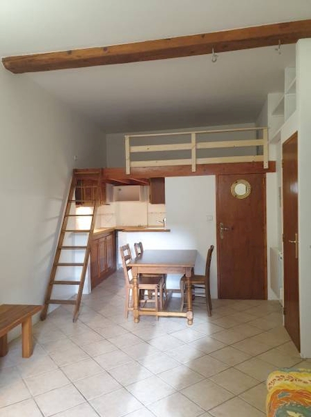 Studio avec balcon proche des écoles à ANNONAY