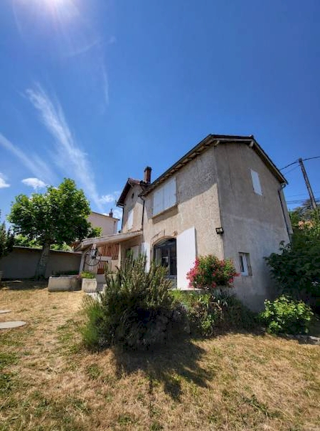 Maison de campagne avec vue et piscine en Ardèche