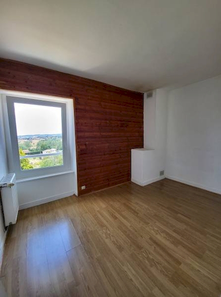 Maison de campagne avec vue et piscine en Ardèche