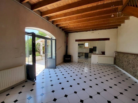 Maison de campagne avec vue et piscine en Ardèche