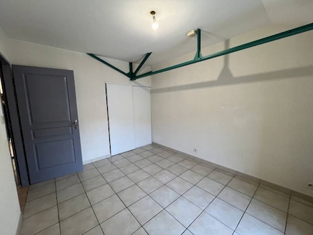 Appartement duplex T4 de 72m² - Terrasse de 30m² - SAINT VALLIER SUD