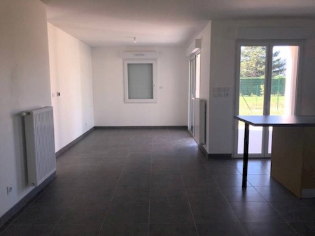 T3 NEUF  EN REZ DE JARDIN DANS RESIDENCE SECURISEE A SABLONS