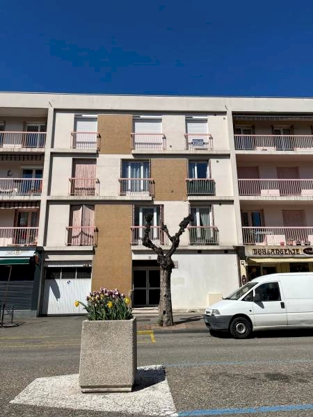 CENTRE ROUSSILLON, T2 MEUBLE