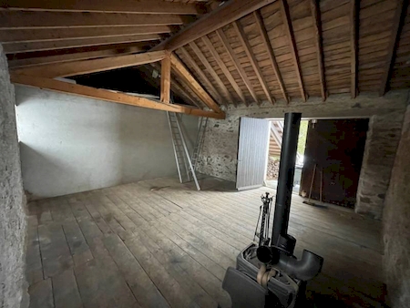 Maison en pierre avec dépendances SAINT-ANDRE-EN-VIVARAIS avec 1200m² terrain