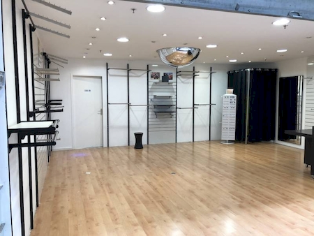 LOCAL COMMERCIAL dans une galerie marchande à Davézieux proche d'Annonay