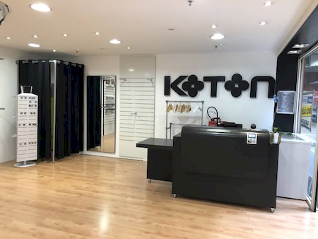 LOCAL COMMERCIAL dans une galerie marchande à Davézieux proche d'Annonay